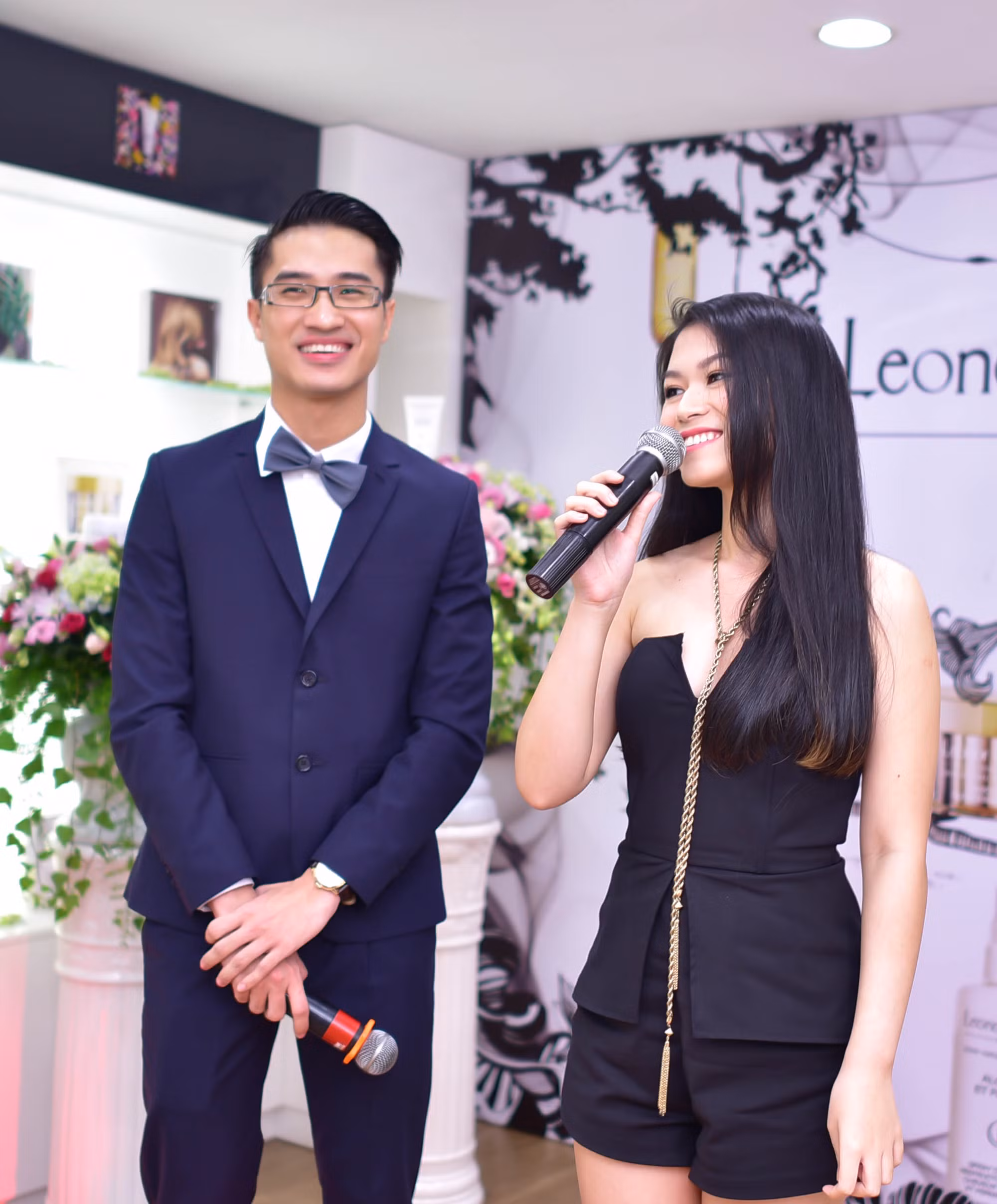 Ngọc Thanh Tâm, người vừa nhận giải Nữ diễn viên xuất sắc nhất với vai Linh trong phim "Hiệp sĩ mù" cũng rất vui mừng khi đã tìm được bí kịp để bảo vệ, chăm sóc tóc do thường xuyên phải cắt, uốn, nhuộm để đáp ứng tính chất công việc. Nữ chuyên gia tóc đặc biệt ấn tượng với Ngọc Thanh Tâm và bà muốn mời nữ diễn viên làm gương mặt đại diện thương hiệu Leonor Greyl tại Việt Nam.