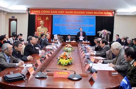 GS.TS. Nguyễn Hồng Vinh, Chủ tịch Hội đồng LLPB VHNT Trung ương.