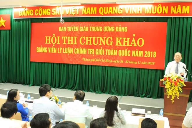 Đồng chí Võ Văn Phuông phát biểu khai mạc hội thi
