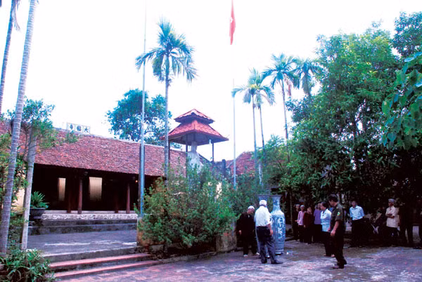 Chùa Tứ Giáp (còn gọi là chùa Đại Phúc).