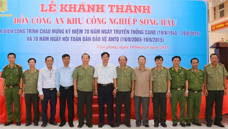 Lãnh đạo tỉnh Hậu Giang, Tổng cục Hậu cần-Kỹ thuật (Bộ Công an), Ban giám đốc Công an tỉnh và CBCS Đồn Công an KCN Sông Hậu.