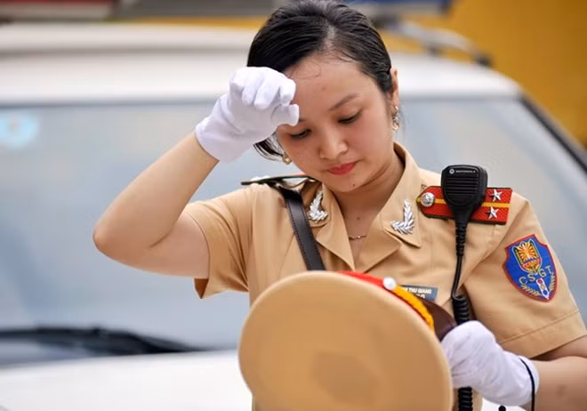 Sau ca trực.