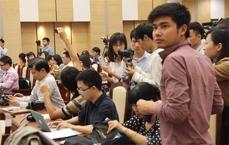 Tất cả câu hỏi của phóng viên tại cuộc họp báo ngày 20/3 sẽ được Sở Xây dựng Hà Nội trả lời bằng văn bản. Tất cả câu hỏi của phóng viên tại cuộc họp báo ngày 20/3 sẽ được Sở Xây dựng Hà Nội trả lời bằng văn bản.