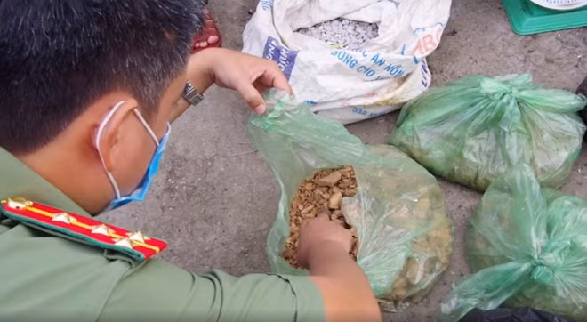 Cơ quan Công an và Bộ đội Biên phòng tại hiện trường.