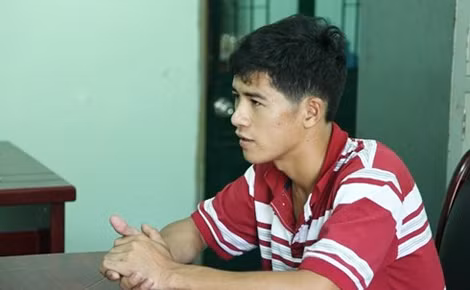 Anh Lã Minh Văn đang kể lại vụ tai nạn.