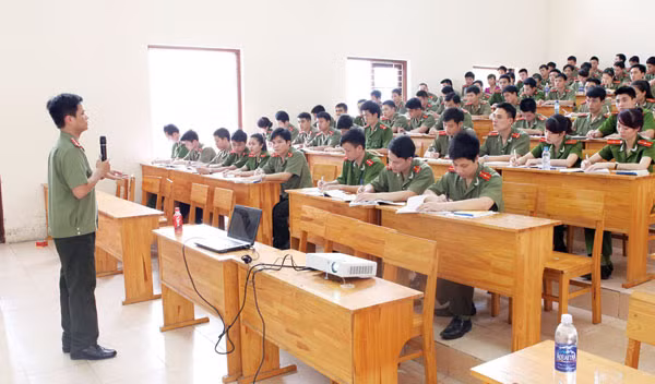 Phong trào thi đua dạy tốt, học tốt luôn được thực hiện trong các trường CAND.
