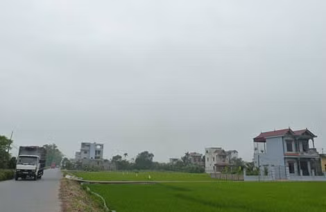 Làng giàu nhưng vắng vẻ.