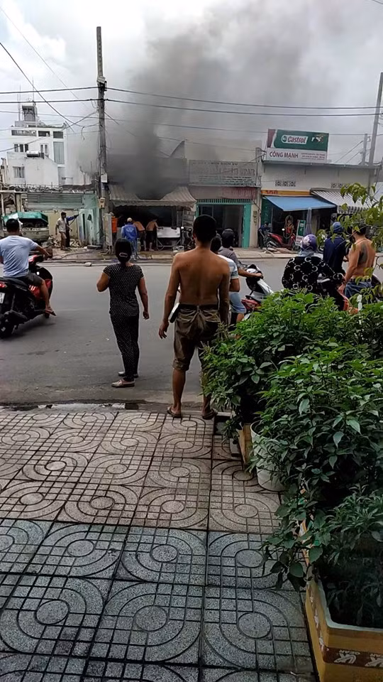 Đám cháy khiến nhiều tài sản bị hư hỏng