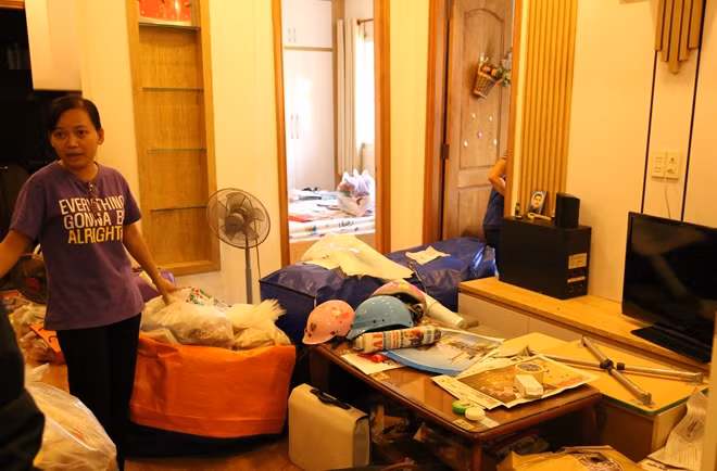 Chị Hà, một cư dân ở Lô E cho biết, căn nhà vừa sửa chữa hơn 300 triệu đồng