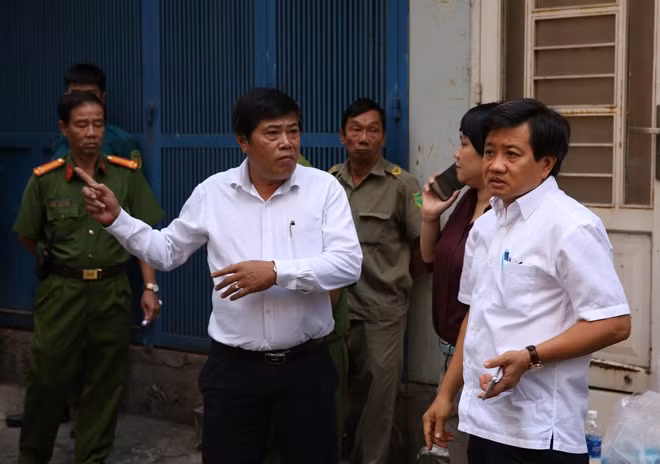Ông Đoàn Ngọc Hải-Phó Chủ tịch UBND quận 1 trực tiếp chỉ đạo tại hiện trường