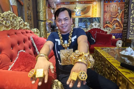Phúc XO người "nổi tiếng" trên các trang mạng và youtube vì độ chơi ngông của mình vừa bị Công an mời về làm việc