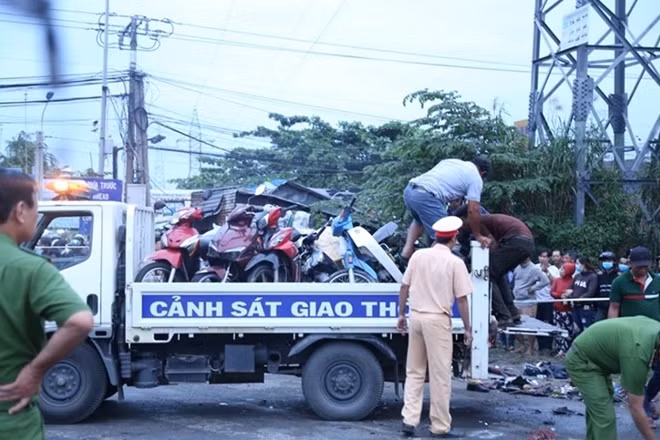 Hơn 20 xe gắn máy bị hư hỏng