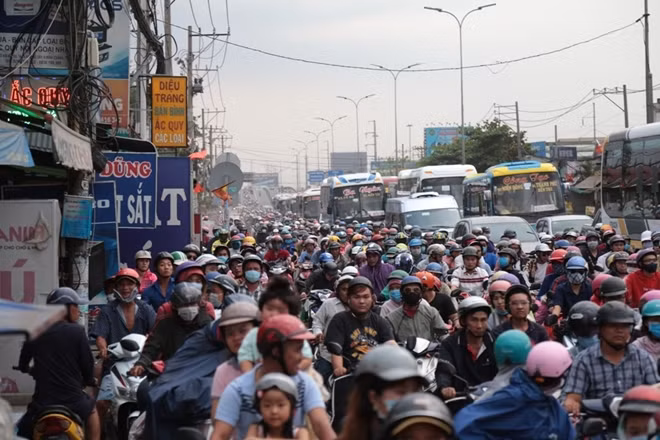 Đa phần người dân chọn phương tiện di chuyển là xe gắn máy.