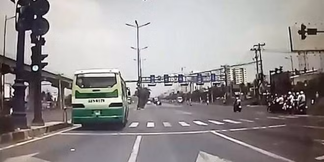 Hình ảnh vụ việc được cắt từ clip của người dân