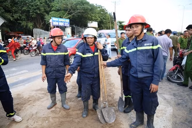 Đội CHCN tiếp cận hiện trường