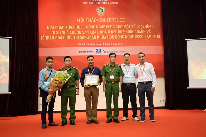 Đan xen trong triển lãm là các buổi hội thảo về PCCC và CNCH