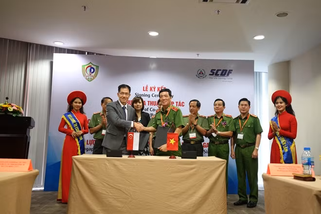 Lễ ký kết hợp tác giữa Cục Cảnh sát PCCC và CNCH-Bộ Công an và lực lượng phòng vệ dân sự Singapore