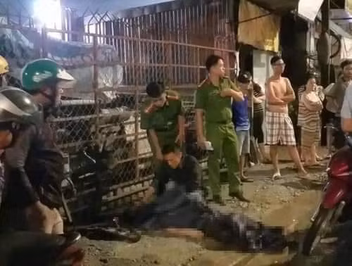 Công an huyện Bình Chánh khám nghiệm hiện trường