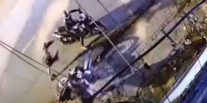 Cô gái nhanh trí khiến 2 đối tượng phải bỏ chạy thục mạng