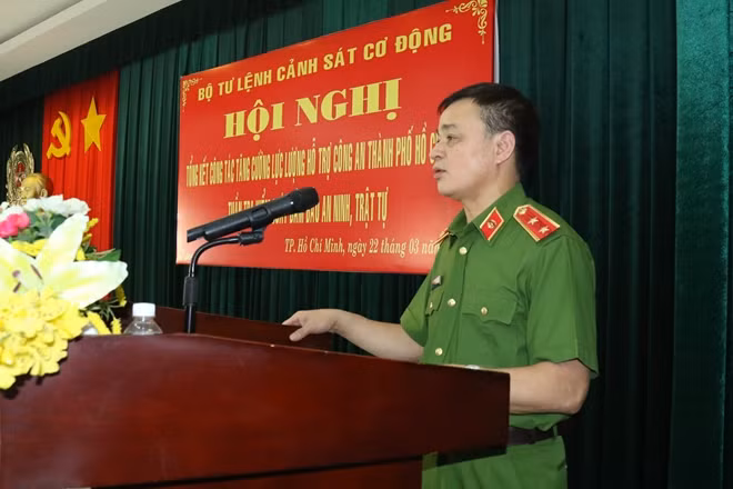 Trung tướng Phạm Quốc Cương phát biểu tại hội nghị.