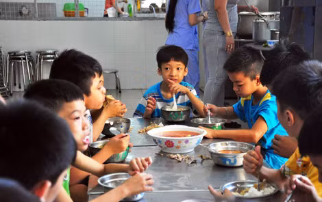 Trẻ em được nuôi dưỡng tại Trung tâm nuôi dưỡng và bảo trợ trẻ em Linh Xuân. Trẻ em được nuôi dưỡng tại Trung tâm nuôi dưỡng và bảo trợ trẻ em Linh Xuân.