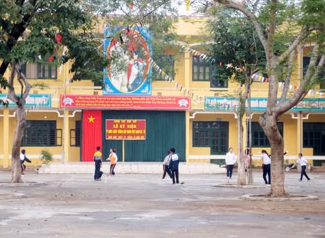 Cần đảm bảo quyền được đi học của trẻ em. (Ảnh chụp tại Trường THCS Ninh Hiệp)