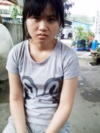 Đứa con gái tội nghiệp đã mồ côi mẹ giờ đây lại mất đi người cha của mình.