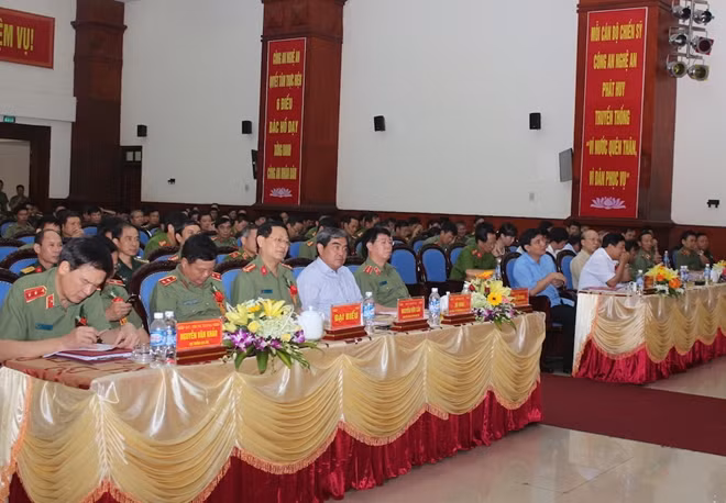 Các đại biểu dự hội nghị