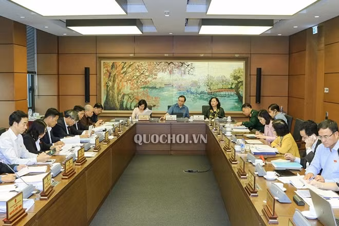 ĐBQH thảo luận tại tổ, chiều 12-11