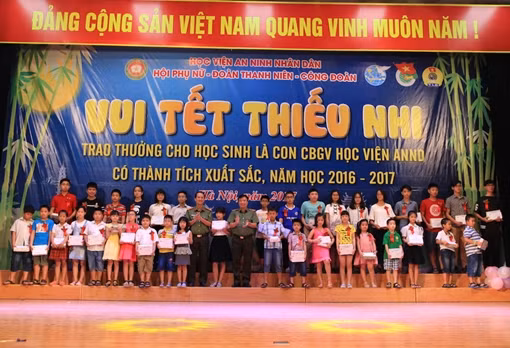 600 em nhỏ thoả sức “Vui Tết thiếu nhi” tại Học viện ANND