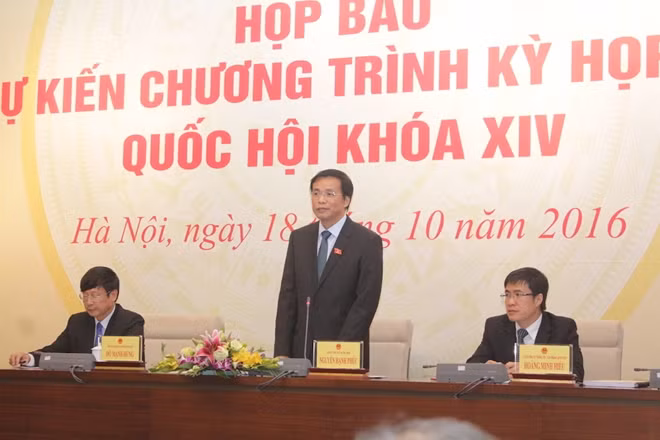 Tổng Thư ký Quốc hội Nguyễn Hạnh Phúc chủ trì buổi họp báo