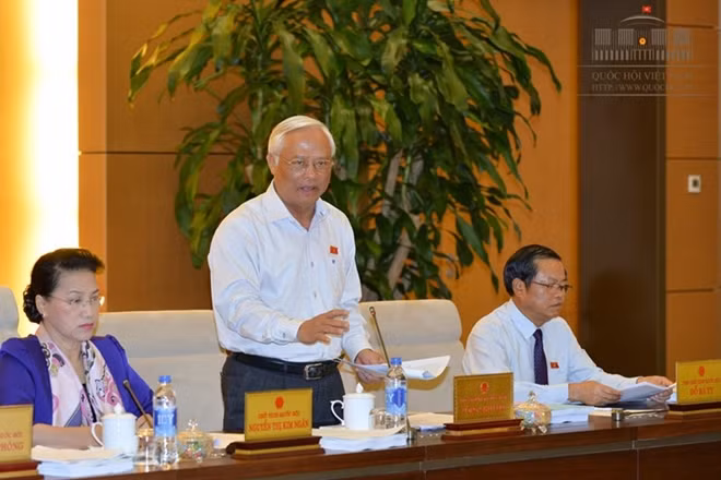 Phó Chủ tịch Quốc hội Uông Chu Lưu điều hành phiên họp sáng nay, 19-4