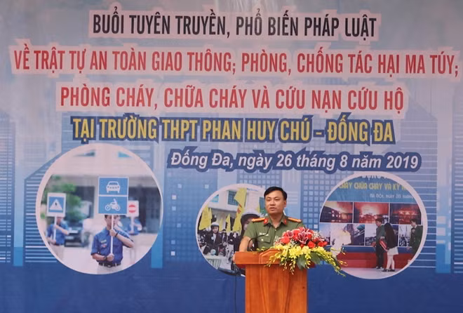 Trung tá Nguyễn Tiến Đạt phát biểu khai mạc