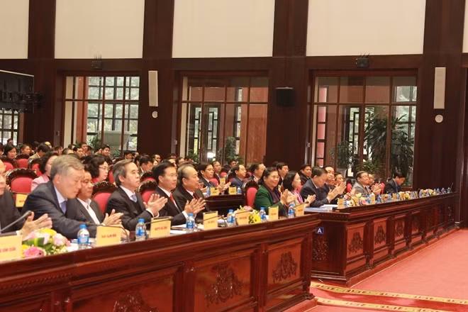 Các đại biểu dự hội nghị