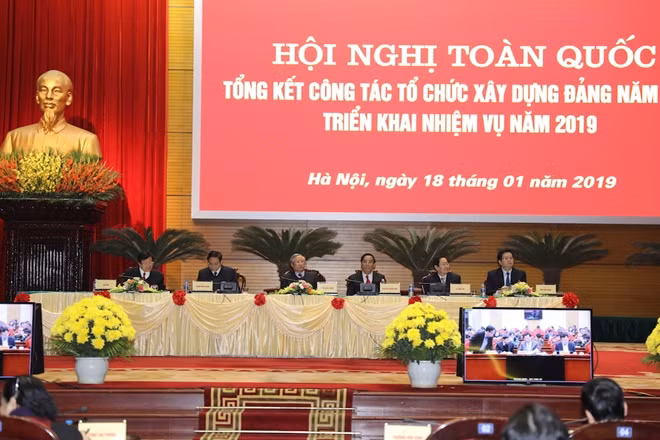 Thường trực Ban Bí thư Trần Quốc Vượng dự và chỉ đạo hội nghị