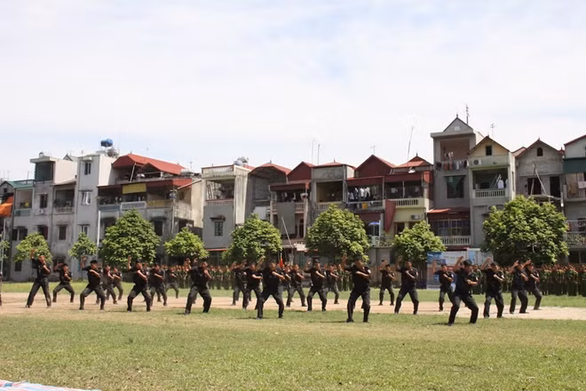 Màn biểu diễn võ thuật trong buổi lễ.