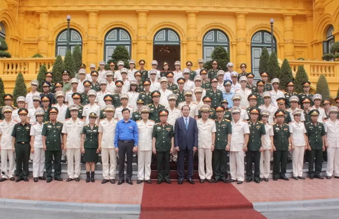 Chủ tịch nước Trần Đại Quang với các đại biểu dự buổi gặp mặt