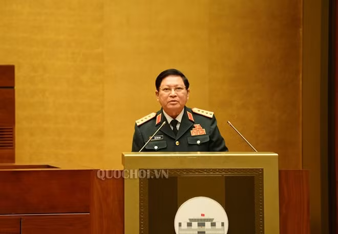 Bộ trưởng Bộ Quốc phòng Ngô Xuân Lịch