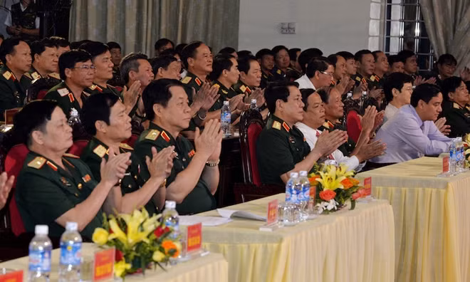 Các đại biểu tham dự chương trình