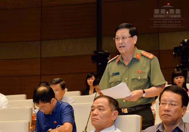 ĐBQH Nguyễn Hữu Cầu
