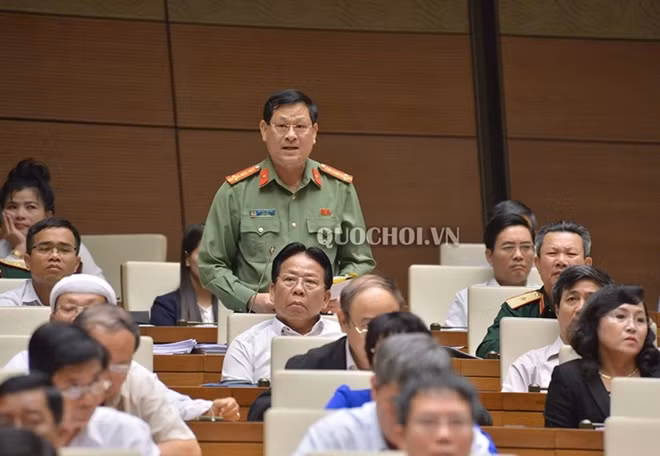 ĐBQH Nguyễn Hữu Cầu