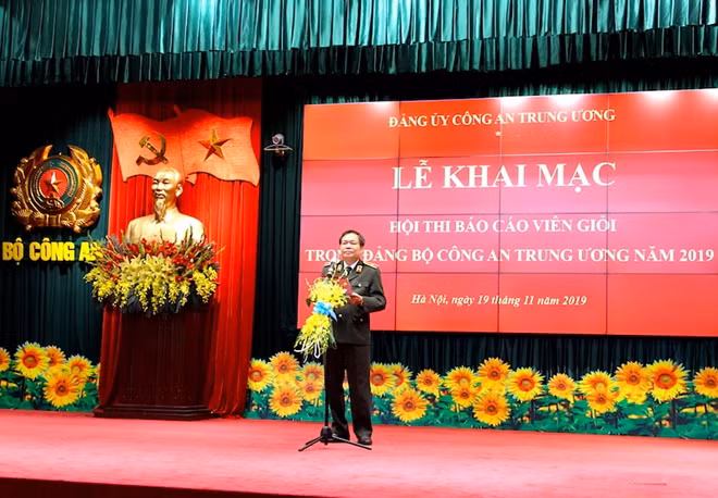 Thiếu tướng Đào Gia Bảo phát biểu khai mạc hội thi
