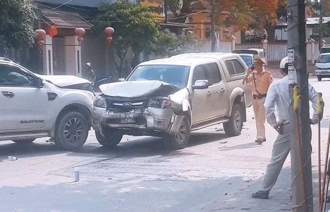 Ông Yến đâm xe vào tình địch gặp trên đường