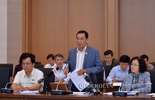 ĐBQH Phạm Văn Hoà