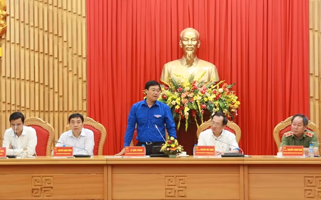 Đồng chí Lê Quốc Phong phát biểu tại buổi làm việc