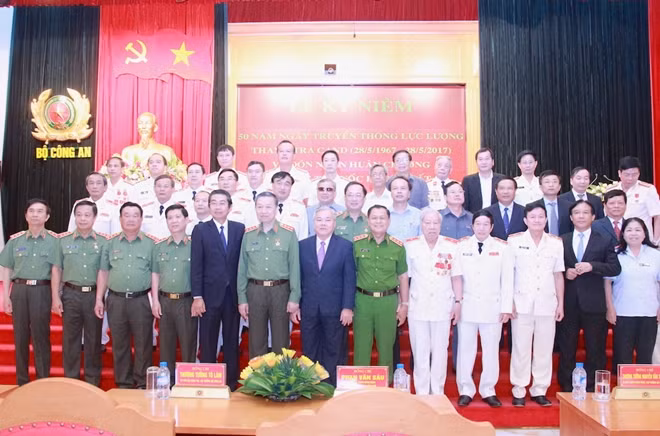 Bộ trưởng Tô Lâm với các đại biểu dự Lễ kỷ niệm