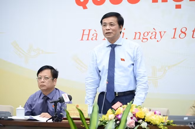 Tổng Thư ký Quốc hội Nguyễn Hạnh Phúc trả lời tại họp báo