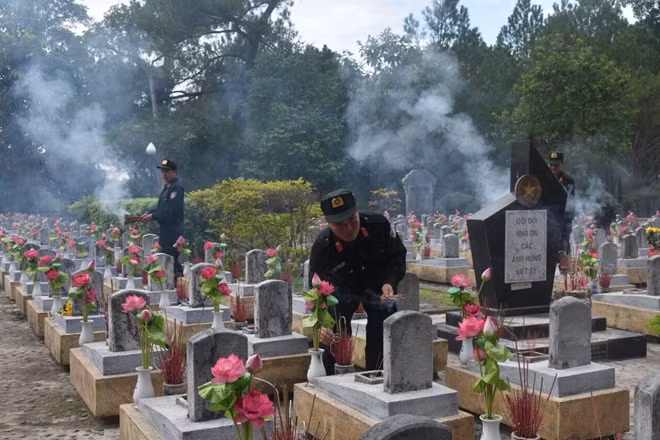 và Nghĩa trang liệt sỹ Trường Sơn