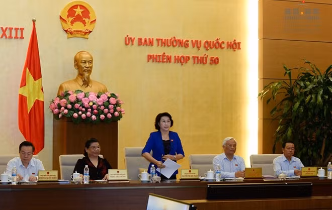 Chủ tịch Quốc hội Nguyễn Thị Kim Ngân phát biểu tại phiên họp