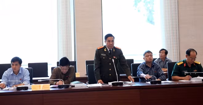 Các đại biểu thảo luận